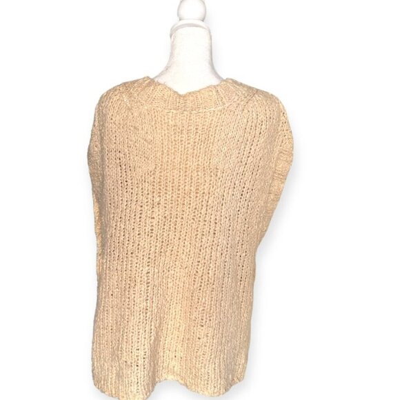 Anthropologie - Chic Beige Oversized Knit Sweater with Side Buttons - Picture 2 of 3